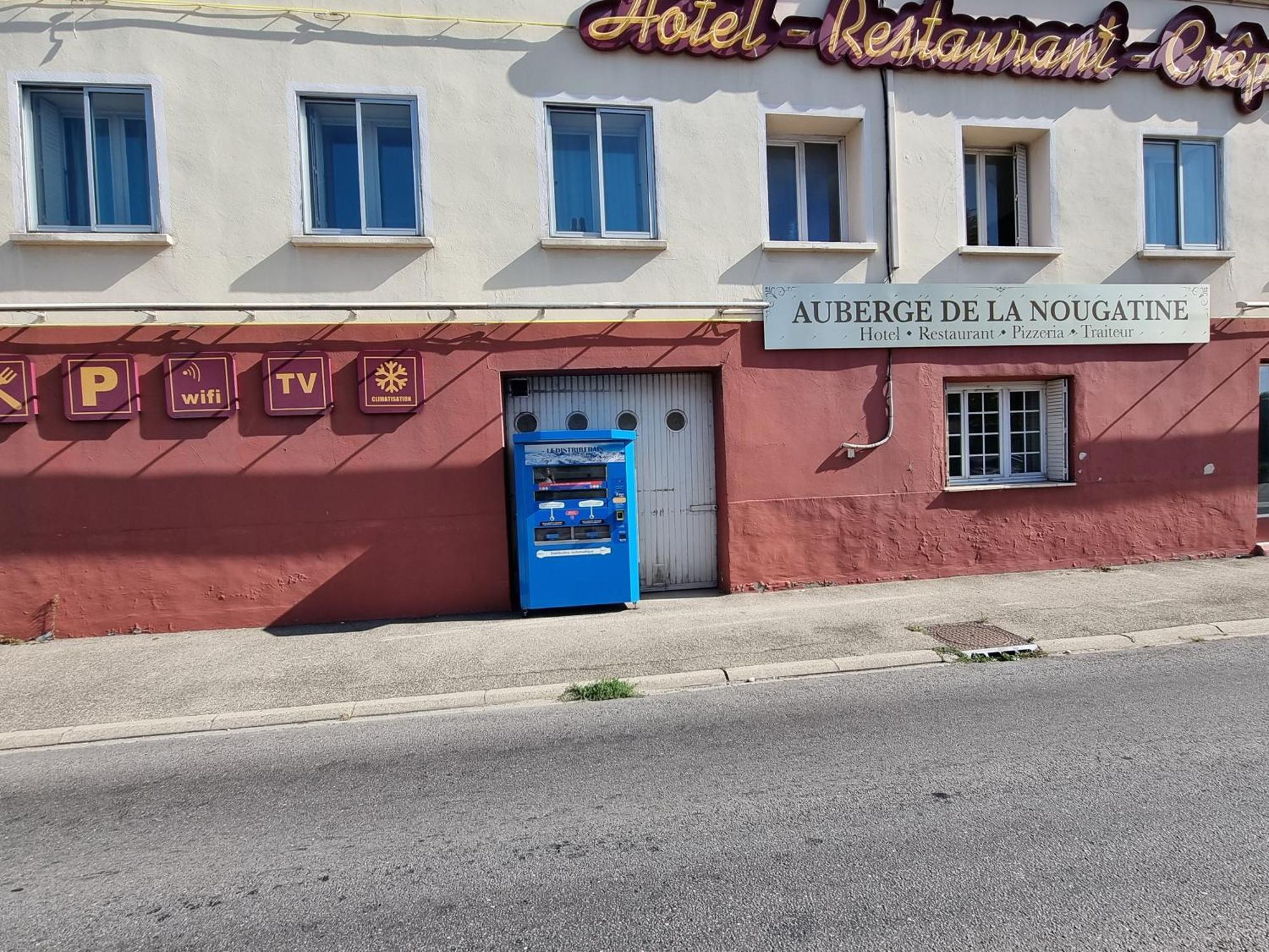 Auberge De La Nougatine Eu La Coucourde Exteriör bild